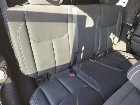 Used 2013 Jeep Wrangler Unlimited Rubicon w/ Max Tow Pkg image 19