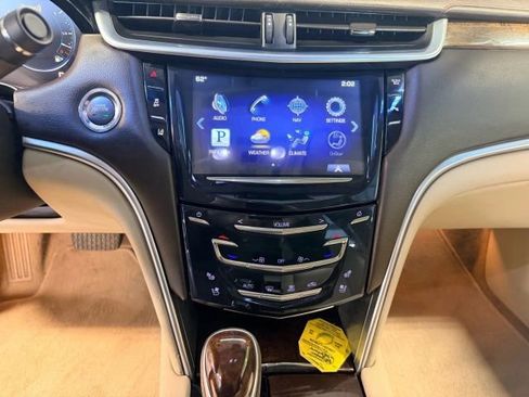 Used 2013 Cadillac XTS Premium image 10