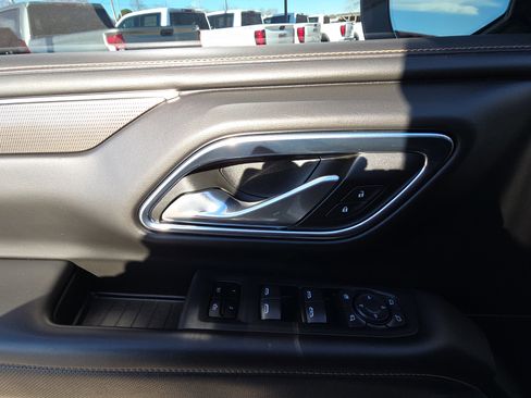 Used 2023 GMC Yukon XL AT4 image 13