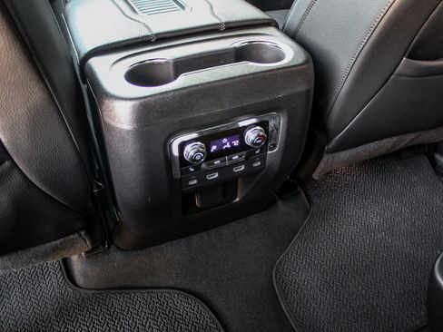 Used 2024 GMC Yukon Denali AWD/4WD image 26