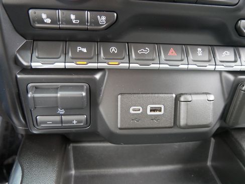 Used 2019 Chevrolet Silverado 1500 LTZ w/ LTZ Plus Package AWD/4WD image 30