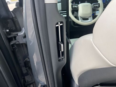 Used 2025 Hyundai Santa Fe SEL image 23