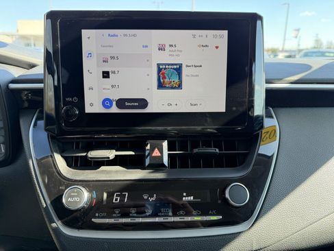 Used 2024 Toyota Corolla LE image 25