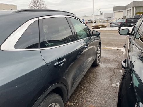 Used 2022 Ford Escape Titanium w/ Class II Trailer Tow Package image 13