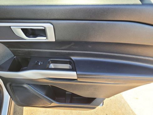 Used 2024 Ford Explorer XLT w/ Equipment Group 202A image 11