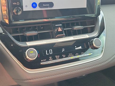 Used 2024 Toyota Corolla SE image 26