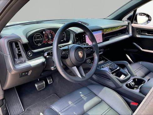 Used 2026 Porsche Cayenne S AWD/4WD image 12