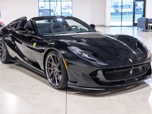 Used 2021 Ferrari 812 GTS RWD image 10
