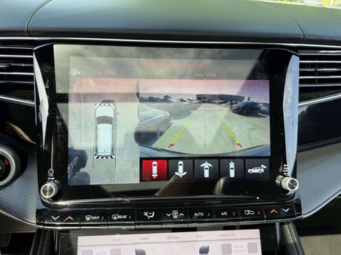 Used 2022 Jeep Grand Wagoneer Series II AWD/4WD image 24