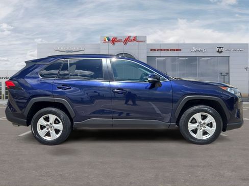 Used 2021 Toyota RAV4 XLE AWD/4WD image 6