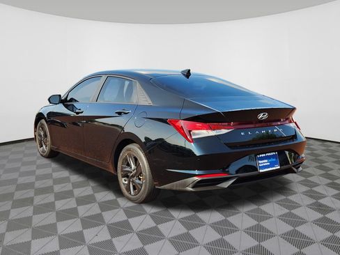 Certified 2023 Hyundai Elantra SEL FWD image 3