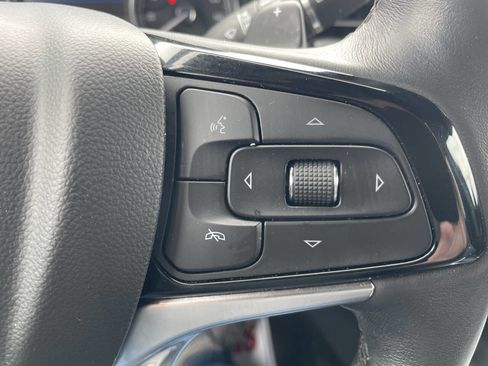 Used 2023 Buick Enclave Essence AWD/4WD image 18