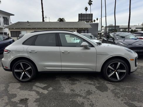 Used 2024 Porsche Macan image 4