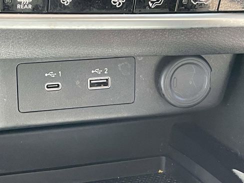 Used 2023 Nissan Rogue SV image 28