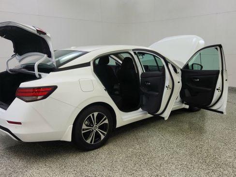 Used 2022 Nissan Sentra SV FWD image 12