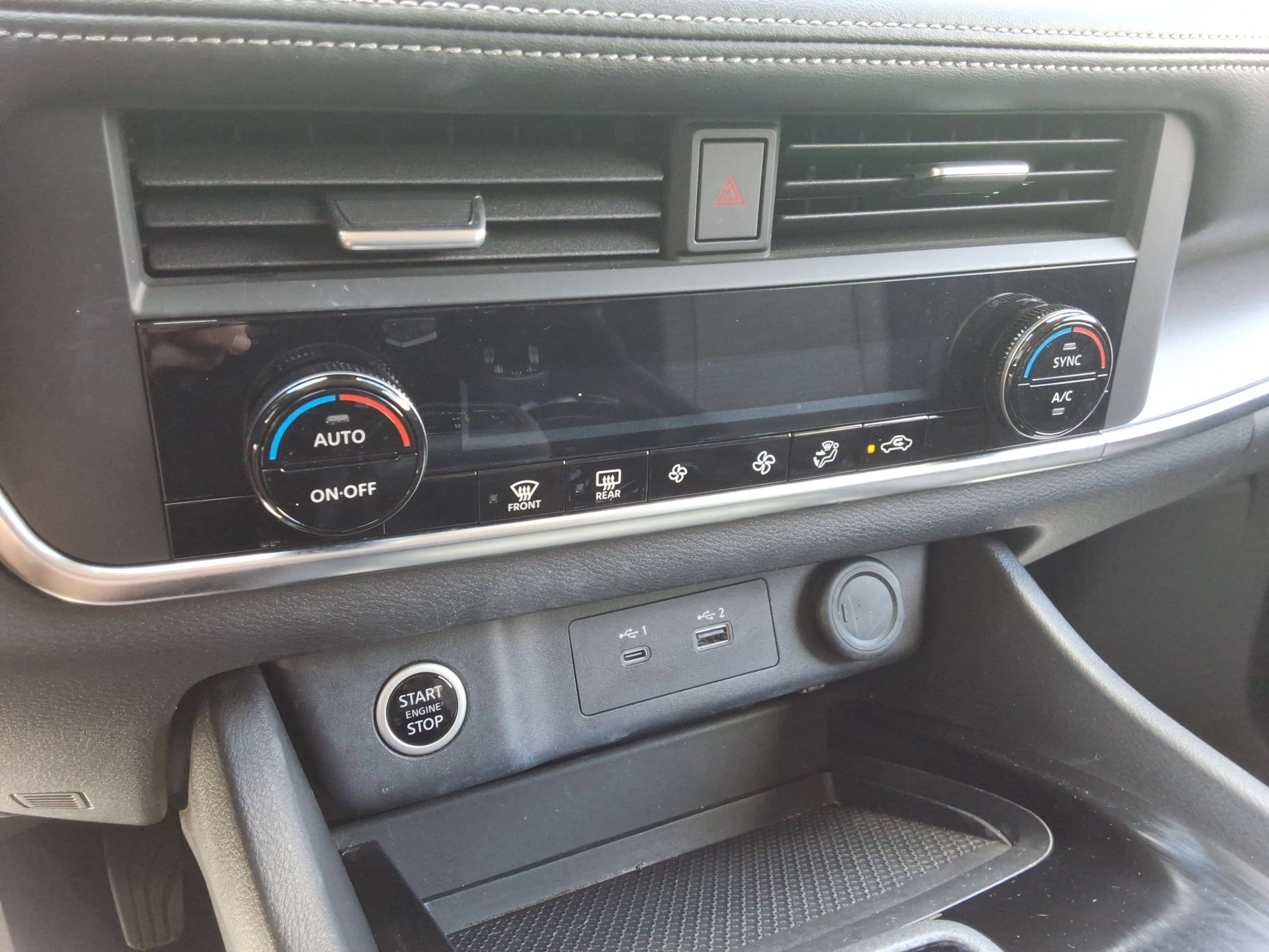 Used 2023 Nissan Rogue SV AWD/4WD image 17