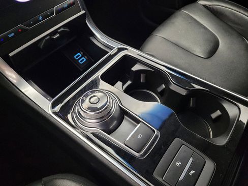 Used 2020 Ford Edge Titanium AWD/4WD image 26