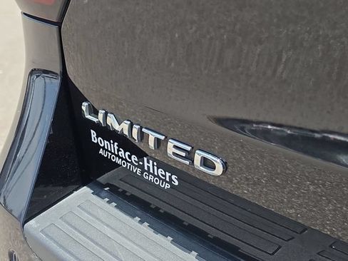 Used 2024 Ford Expedition Limited AWD/4WD image 6
