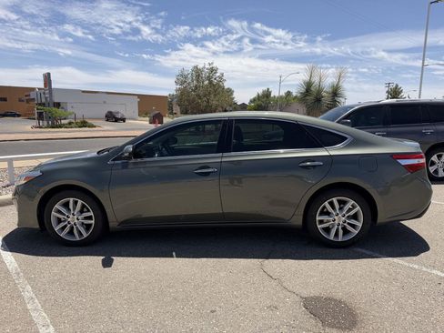 Used 2013 Toyota Avalon XLE Premium FWD image 2