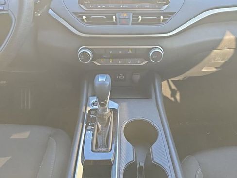 Used 2023 Nissan Altima 2.5 S FWD image 3