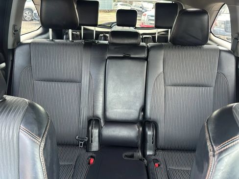 Used 2017 Toyota Highlander Plus FWD image 21