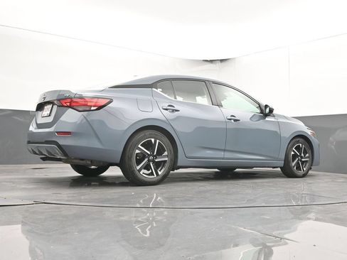 Used 2024 Nissan Sentra SV FWD image 43