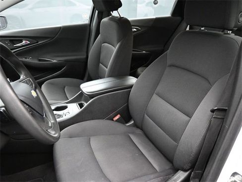 Used 2024 Chevrolet Malibu LT image 13