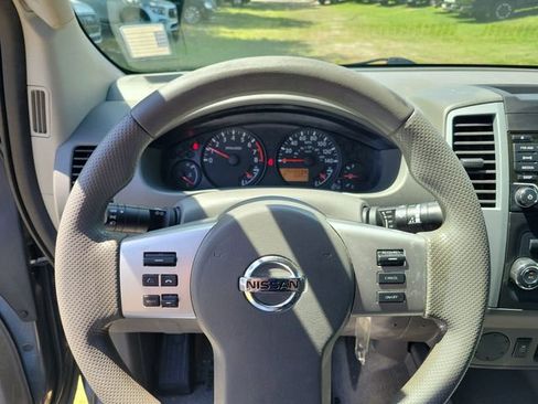 Used 2016 Nissan Frontier SV RWD image 15