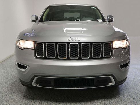 Used 2017 Jeep Grand Cherokee Limited image 2