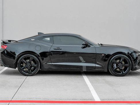 Used 2017 Chevrolet Camaro SS RWD image 3