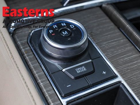 Used 2023 Ford Expedition Limited image 13