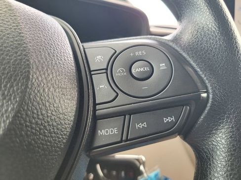 Used 2025 Toyota Corolla LE image 27