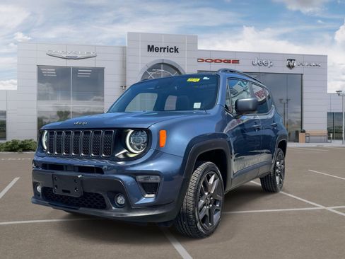 Used 2021 Jeep Renegade Latitude w/ Sun & Sound Group AWD/4WD image 4