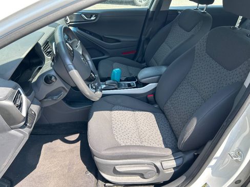 Used 2019 Hyundai Ioniq Electric FWD image 5