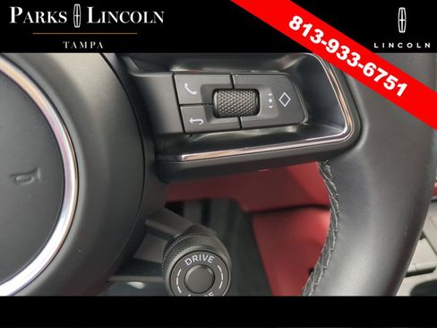 Used 2024 Porsche Macan S image 28