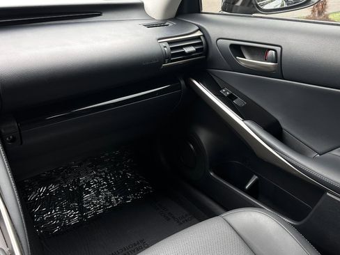 Used 2017 Lexus IS 200t image 28