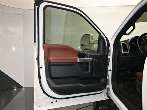 Used 2022 Ford F250 Platinum AWD/4WD image 10