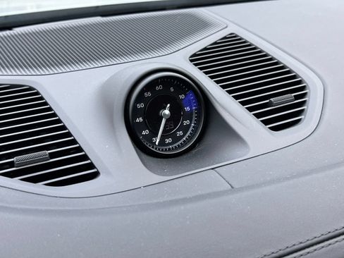 Certified 2024 Porsche Cayenne Coupe AWD/4WD image 28