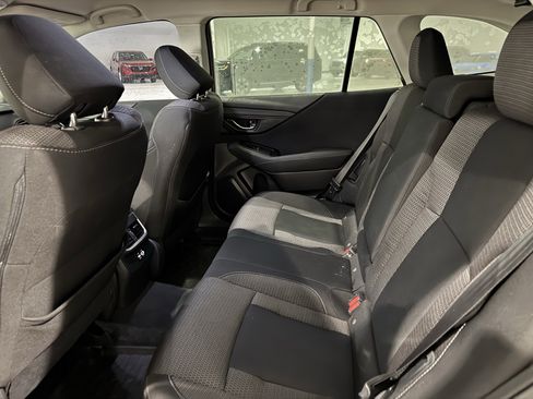Used 2023 Subaru Outback Premium image 31