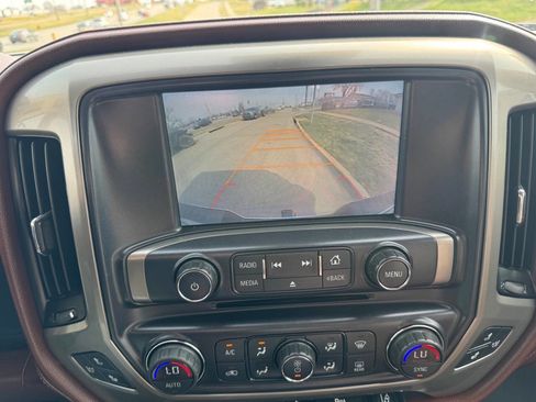 Used 2015 Chevrolet Silverado 2500 High Country w/ High Country Premium Package image 16