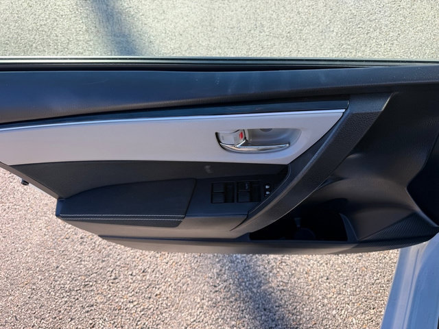 Used 2018 Toyota Corolla LE FWD image 21