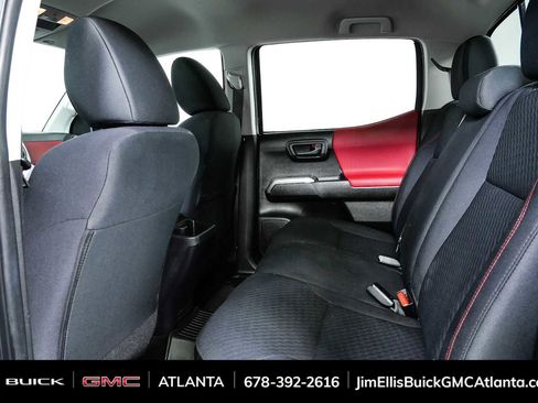 Used 2022 Toyota Tacoma SR5 AWD/4WD image 17