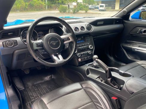 Used 2017 Ford Mustang GT w/ GT Performance Package RWD image 13