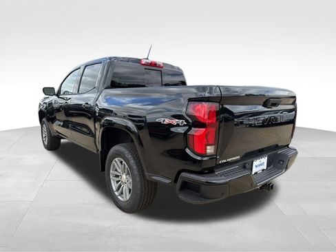 New 2026 Chevrolet Colorado LT w/ LT Convenience Package AWD/4WD image 3
