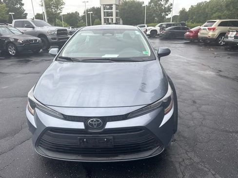 Used 2025 Toyota Corolla LE FWD image 10