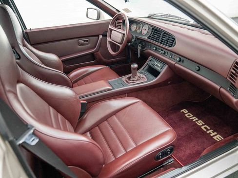 Used 1986 Porsche 944 Turbo image 31