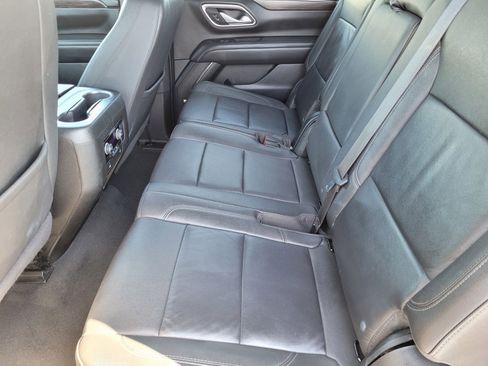 Used 2024 Chevrolet Suburban LT image 17