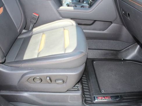 Used 2024 GMC Sierra 1500 AT4 w/ Technology Package AWD/4WD image 16