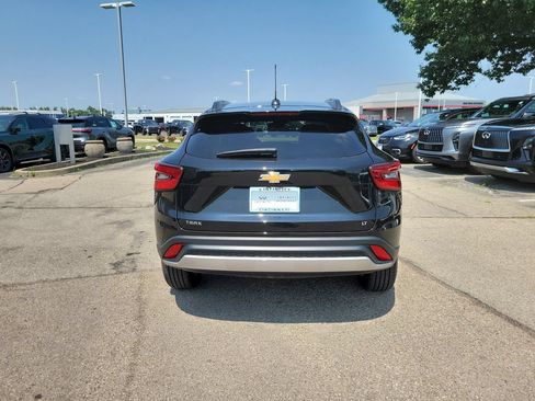 Used 2024 Chevrolet Trax LT w/ Driver Confidence Package FWD image 4