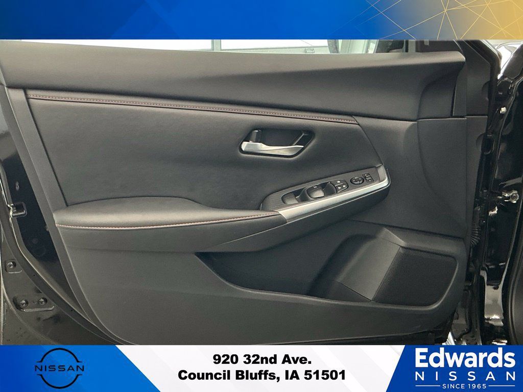 Used 2025 Nissan Sentra SR FWD image 17